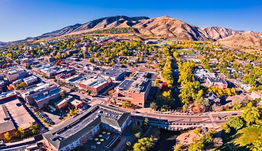 Optimizing Comfort and Efficiency: Insulation Installation in Golden