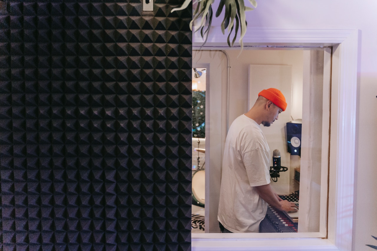 Using Insulation Materials for Soundproofing Your Home