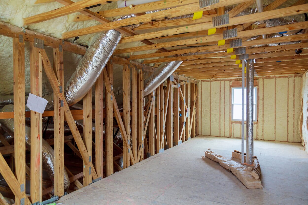Thermal Insulation: Comparing Batt and Blown-In Insulation